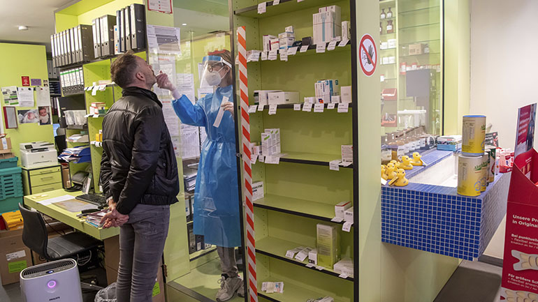 Ρωσία: Πάνω από 10.000 κρούσματα Covid-19 σε ένα 24ωρο